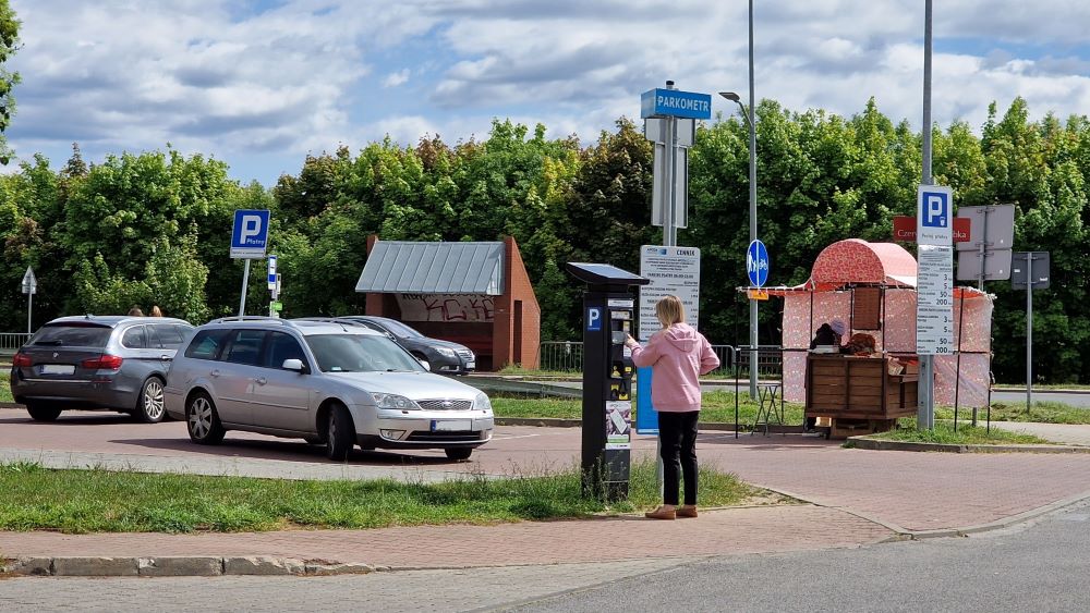Warzymice: Parking przy Czerwonej Torebce jest już płatny