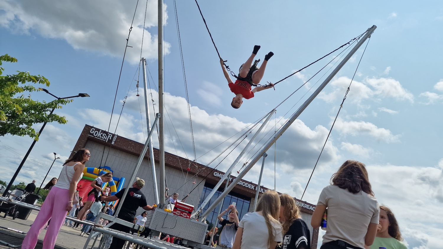 Dzień Dziecka w Przecławiu wystartował. Jest kolorowo i radośnie! (FOTO i VIDEO)