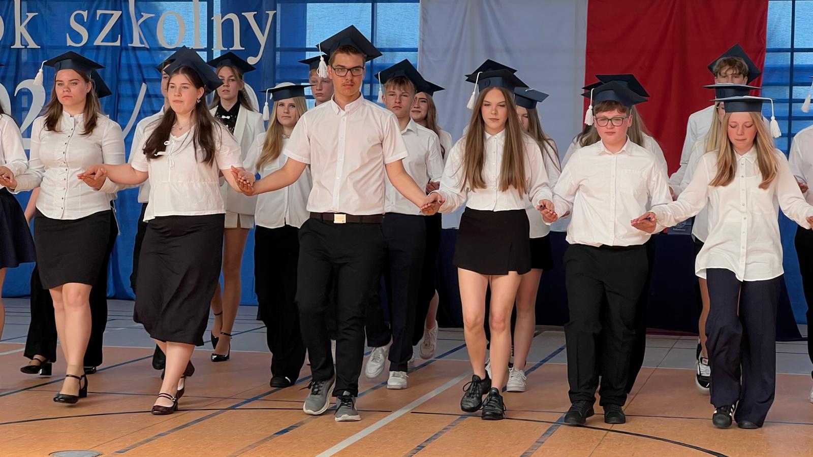 Uroczyste pożegnanie ósmoklasistów