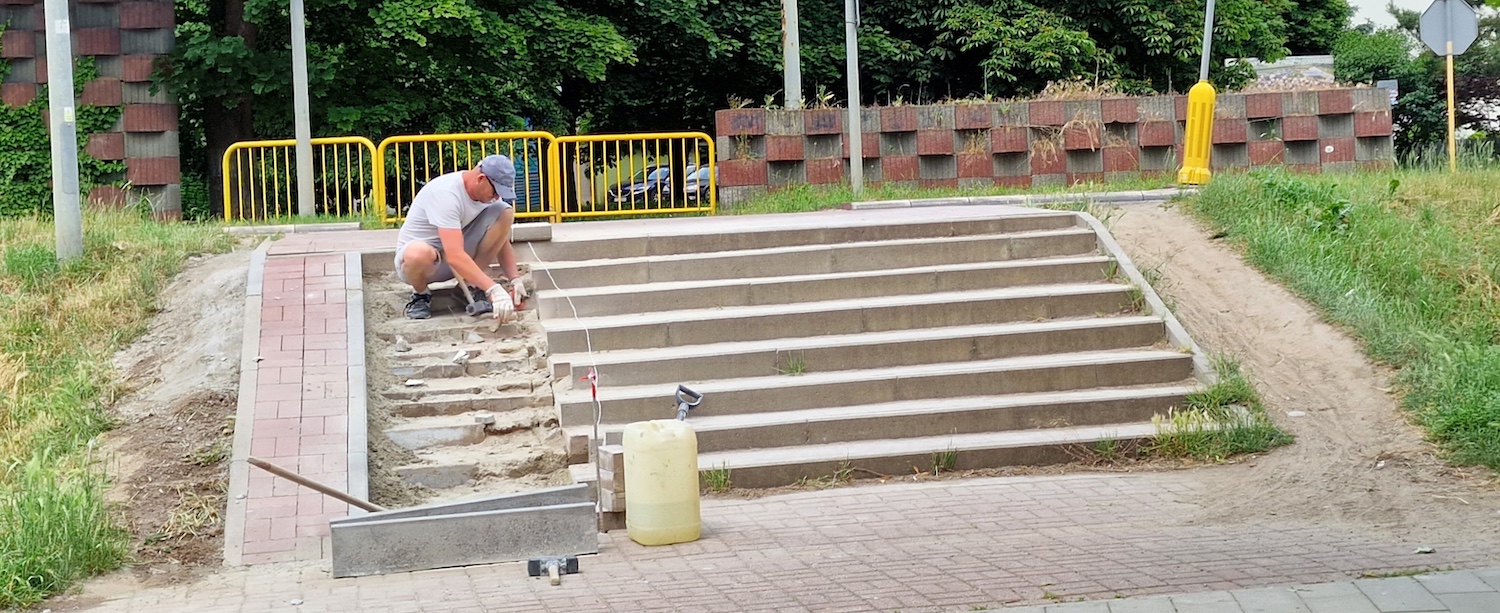 Przecław: Zejście do GOKSiR jest przebudowywane