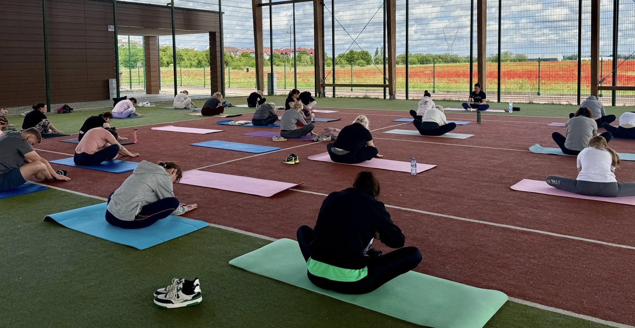 Joga wśród maków – relaksująca sobota w Przecławiu