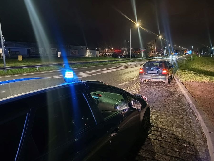 W Przecławiu zatrzymano Tadżyka. Był nietrzeźwy, bez prawa jazdy i poszukiwany