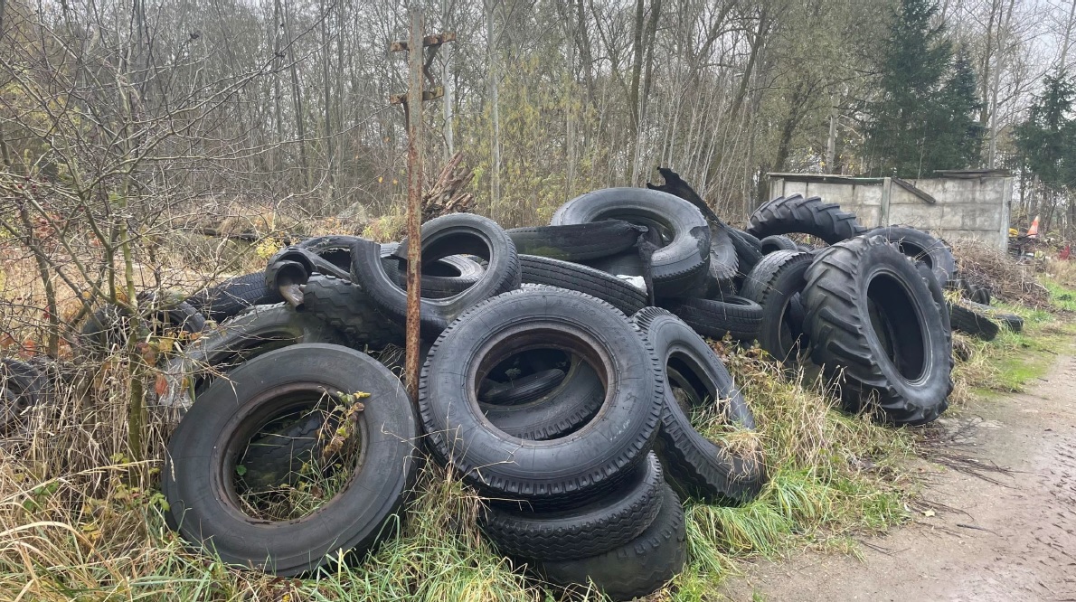 Wyłoniono wykonawcę. Opony znikną z działki w Smolęcinie