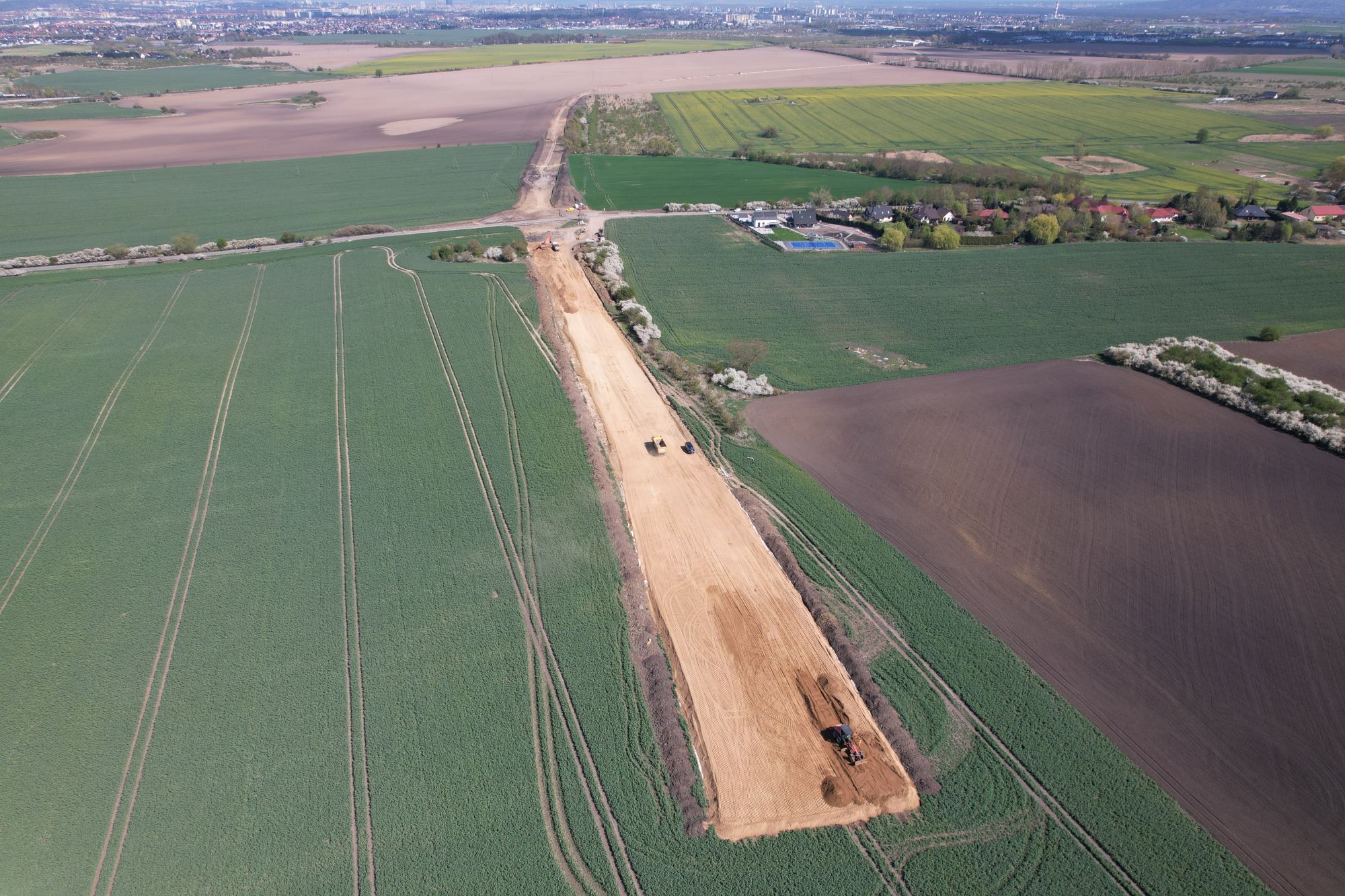 Sprawdzamy, jak idzie budowa drogi Rajkowo – Będargowo (ZDJĘCIA Z DRONA)