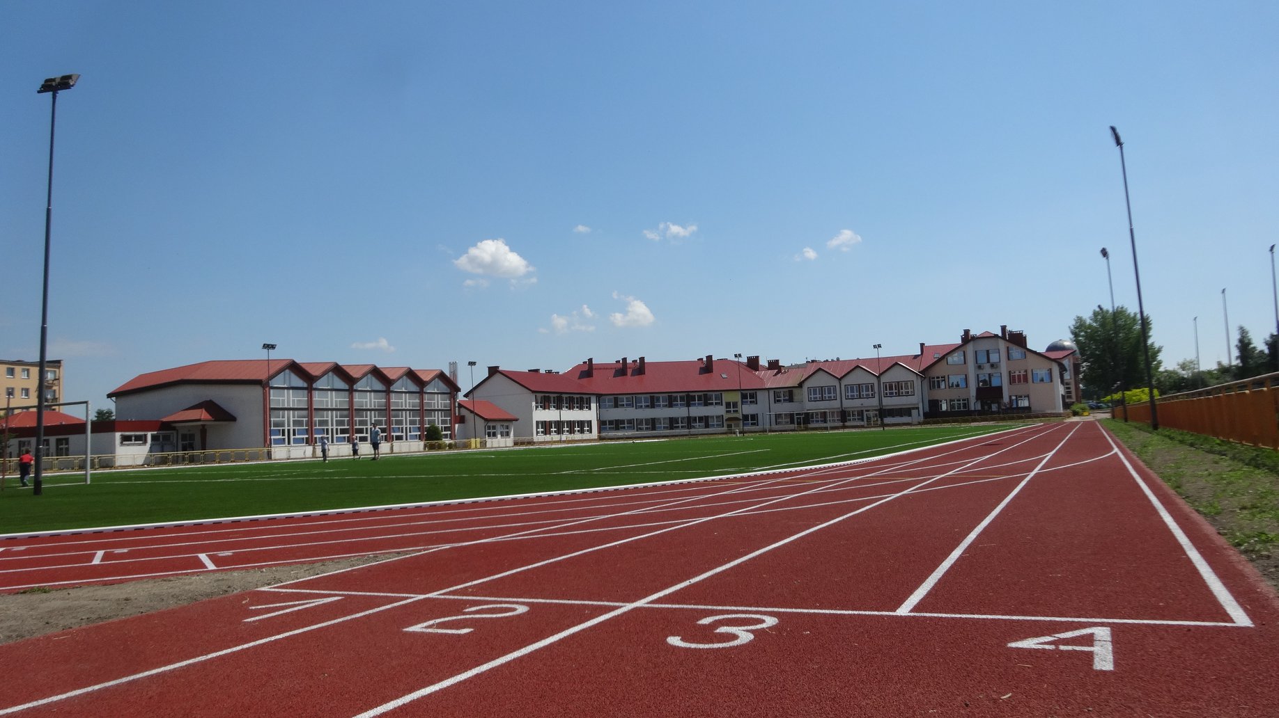 Boiska w Przecławiu. Więcej godzin, również w weekendy.