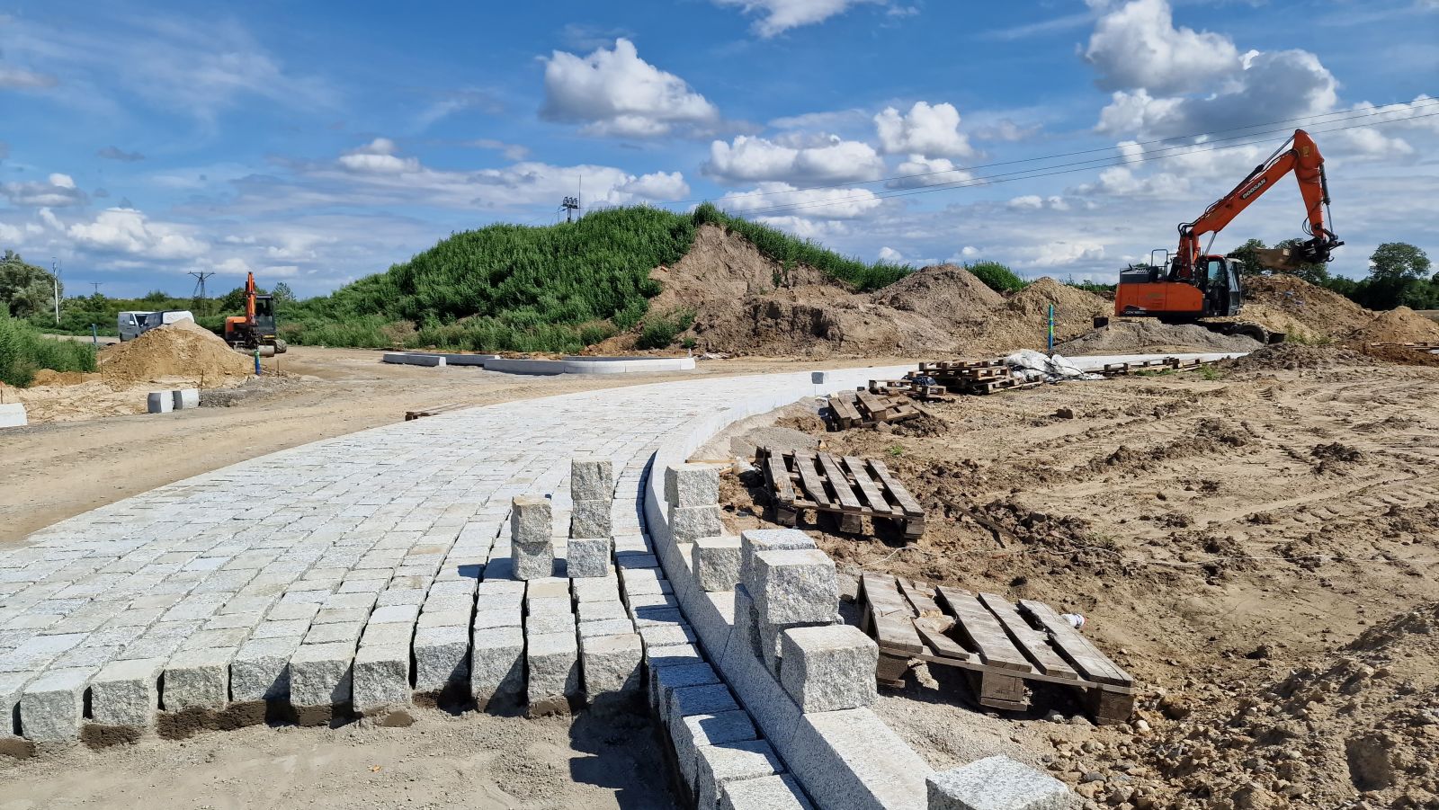 Droga Rajkowo–Będargowo. Pierwszy asfalt już w sierpniu (VIDEO + FOTO)