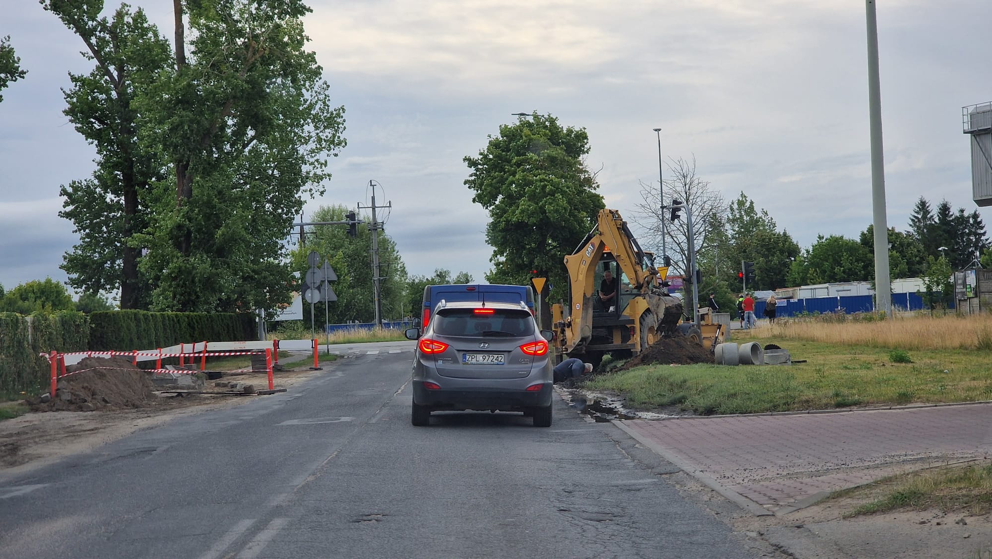 Koniec problemów kierowców i pieszych poruszających się ulicą Do Rajkowa