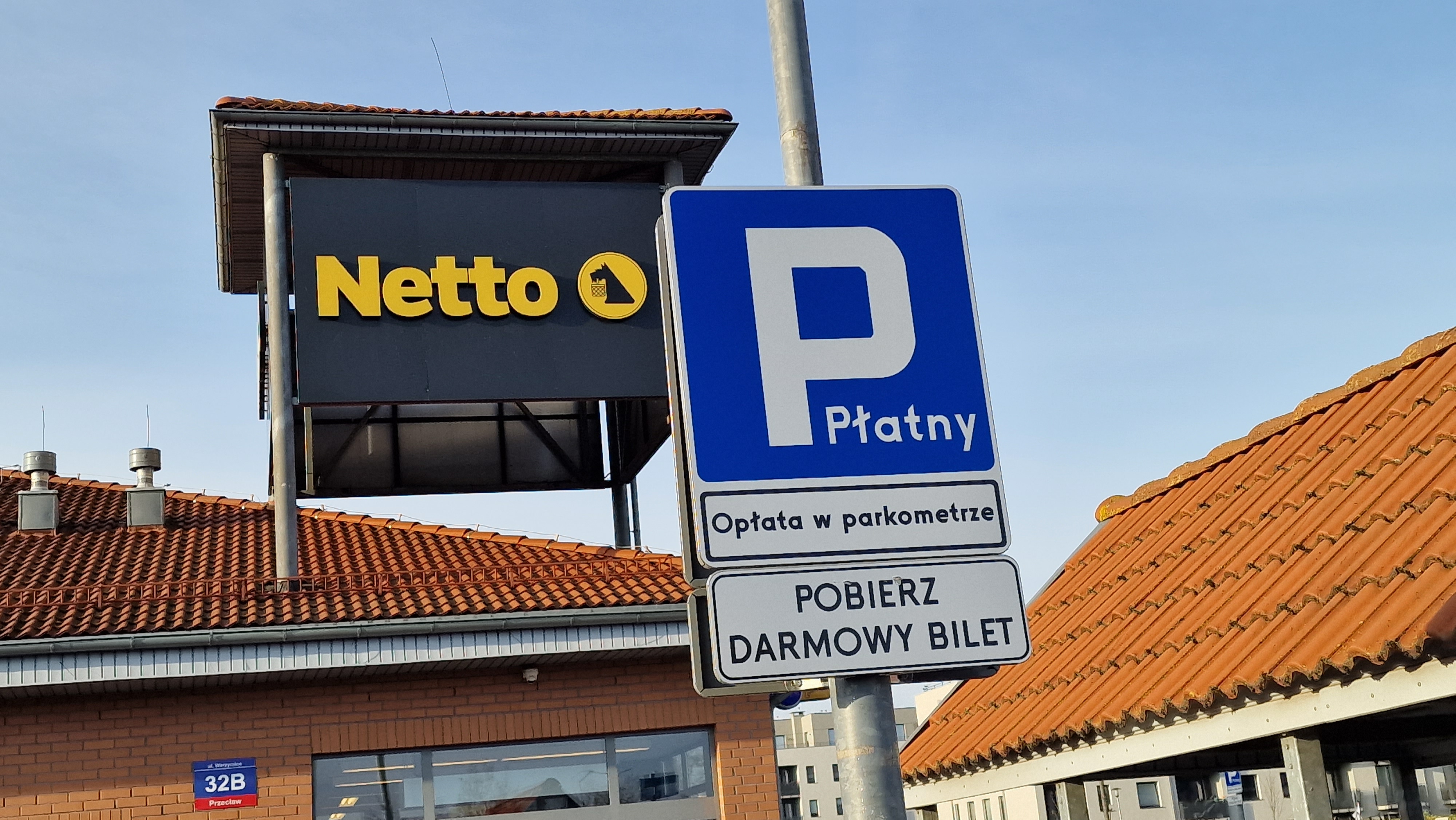 Zmiany przy Netto w Warzymicach. Parking będzie płatny