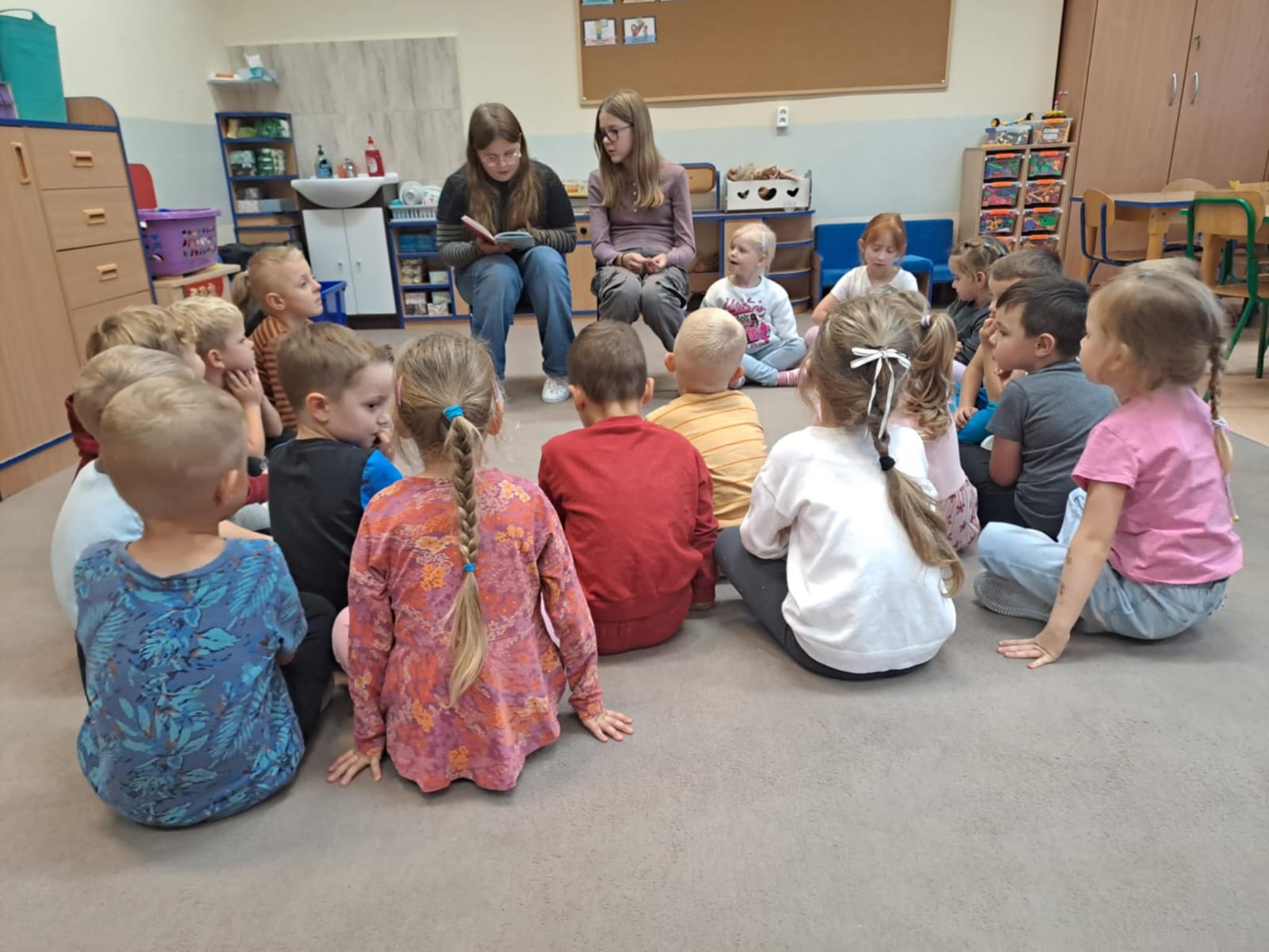 Bajkowe czwartki. Uczniowie z Kołbaskowa w roli lektorów