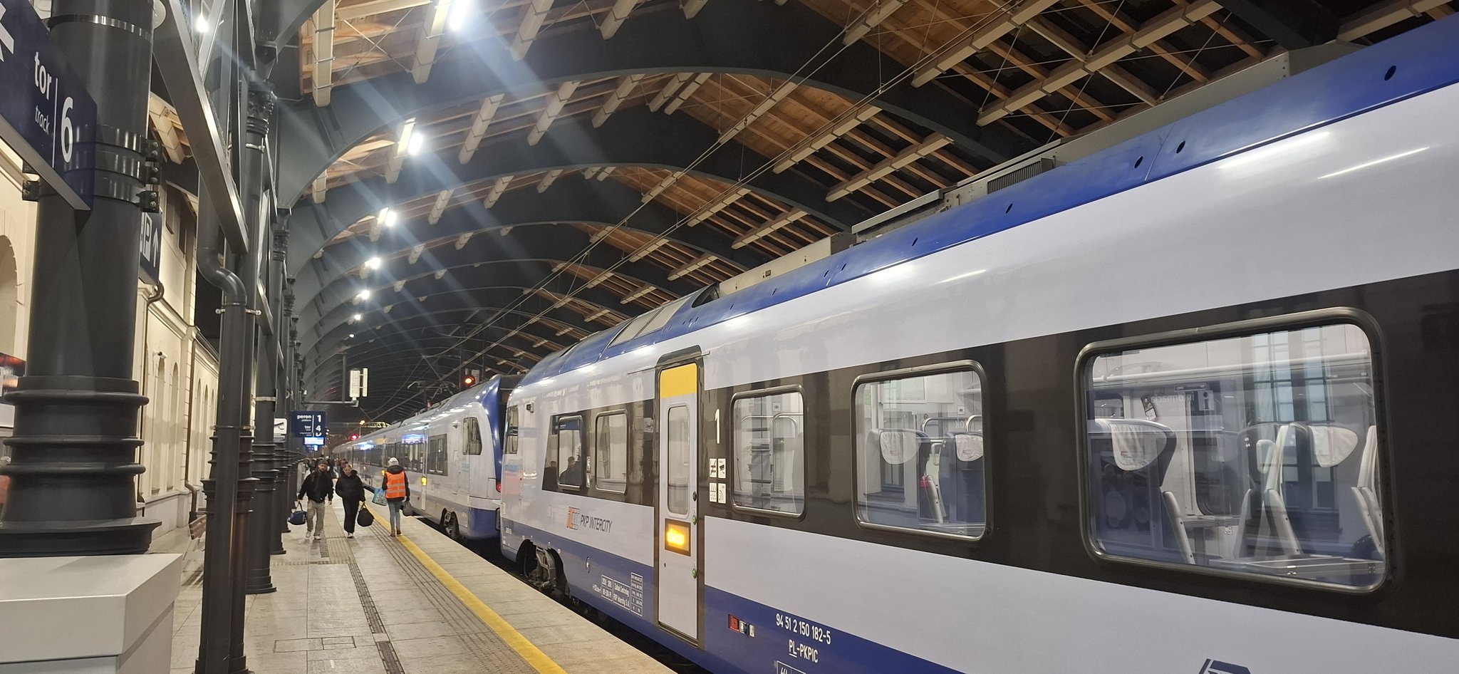 Senior za złotówkę, dziecko za darmo. Wyjątkowa oferta PKP Intercity