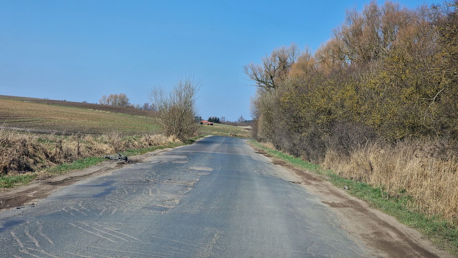 Droga Stobno - Będargowo będzie przebudowywana. Starostwo ogłosiło przetarg