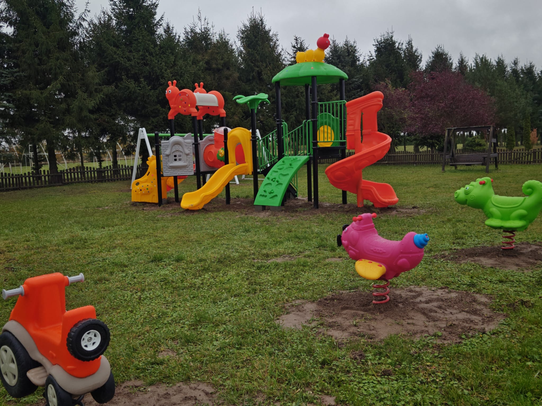 Nowy plac zabaw dla podopiecznych Domu dla Matek z Małoletnimi Dziećmi i Kobiet w Ciąży w Karwowie