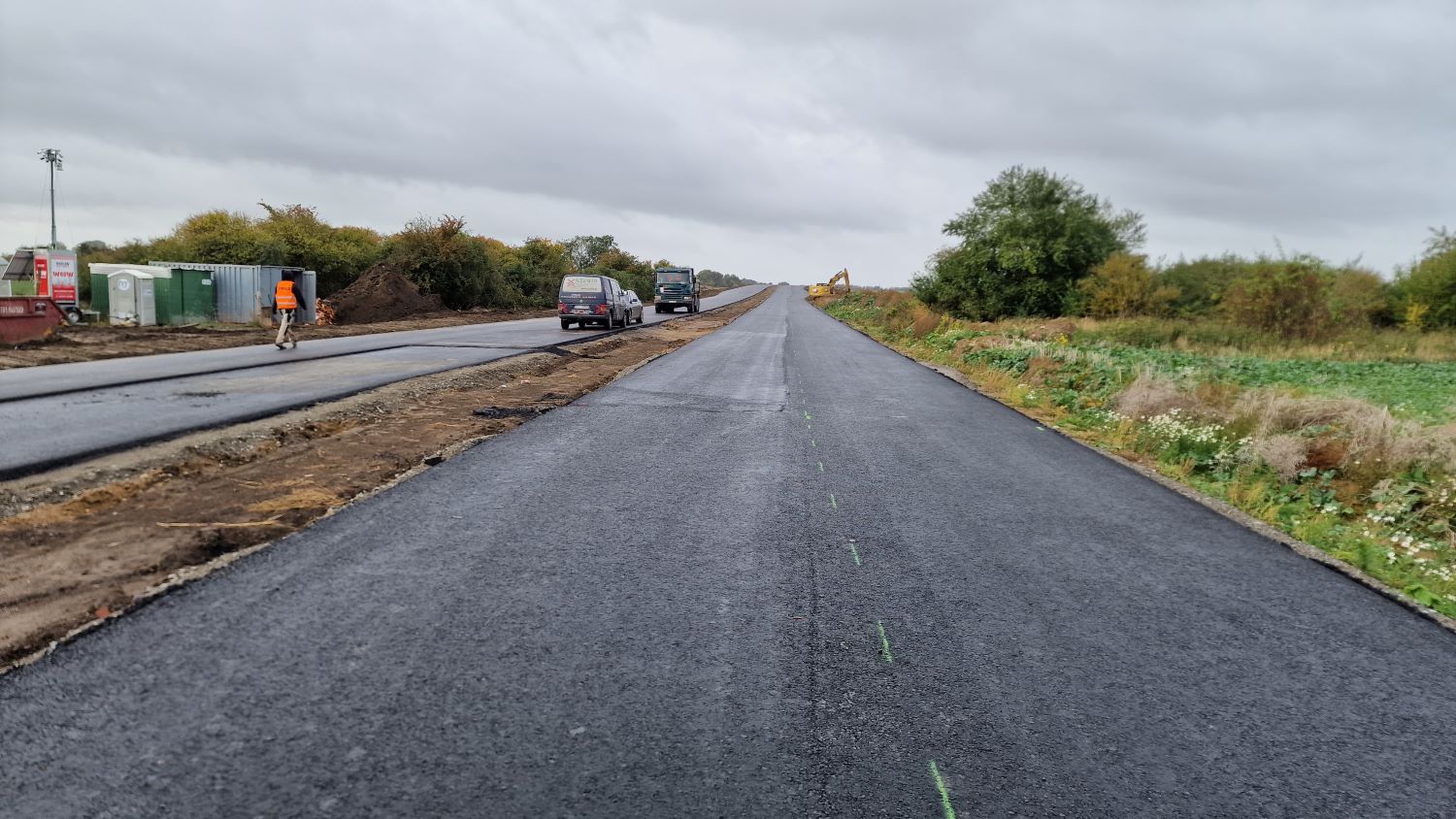 Asfalt już na całej nowej trasie z Rajkowa do Będargowa