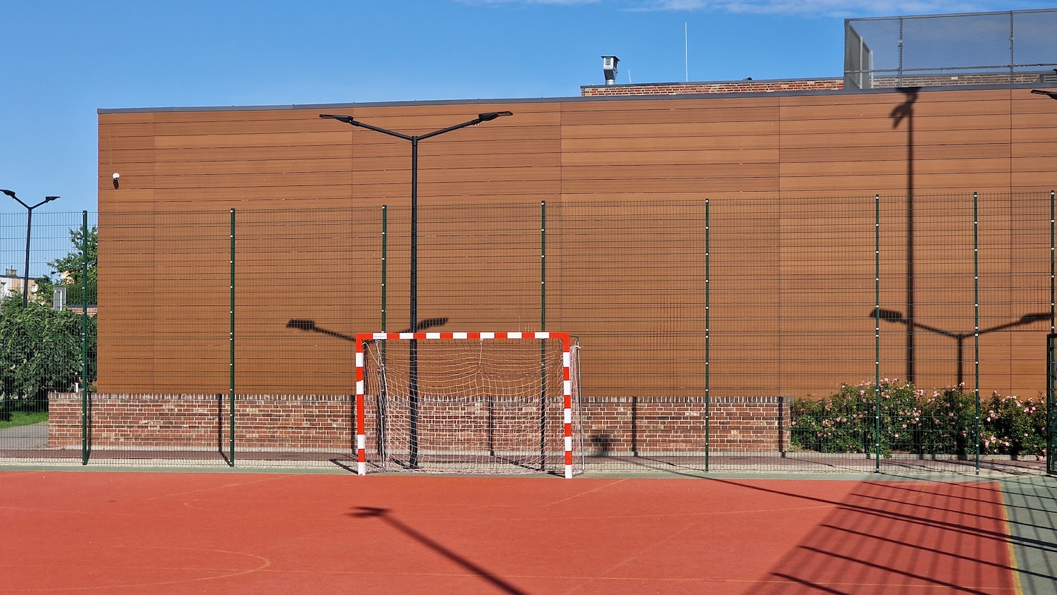 Skatepark, boiska, plac zabaw… Sprawdź, co kryje GOKSiR Przecław! (WIDEO)