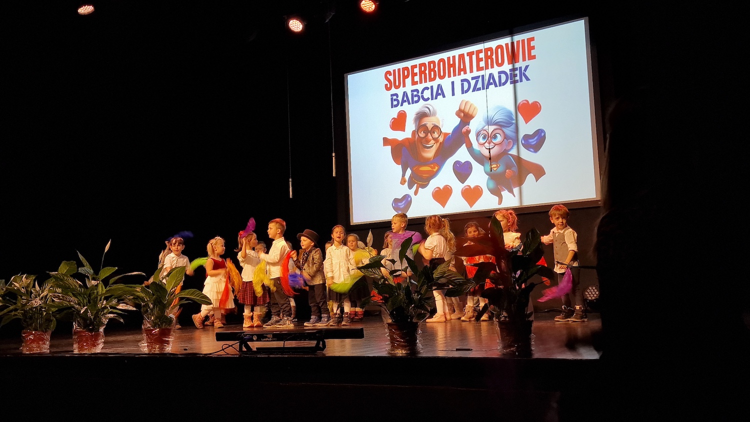 Najlepsi widzowie i najpiękniejsze występy. Święto Babci i Dziadka w Przecławiu (WIDEO)