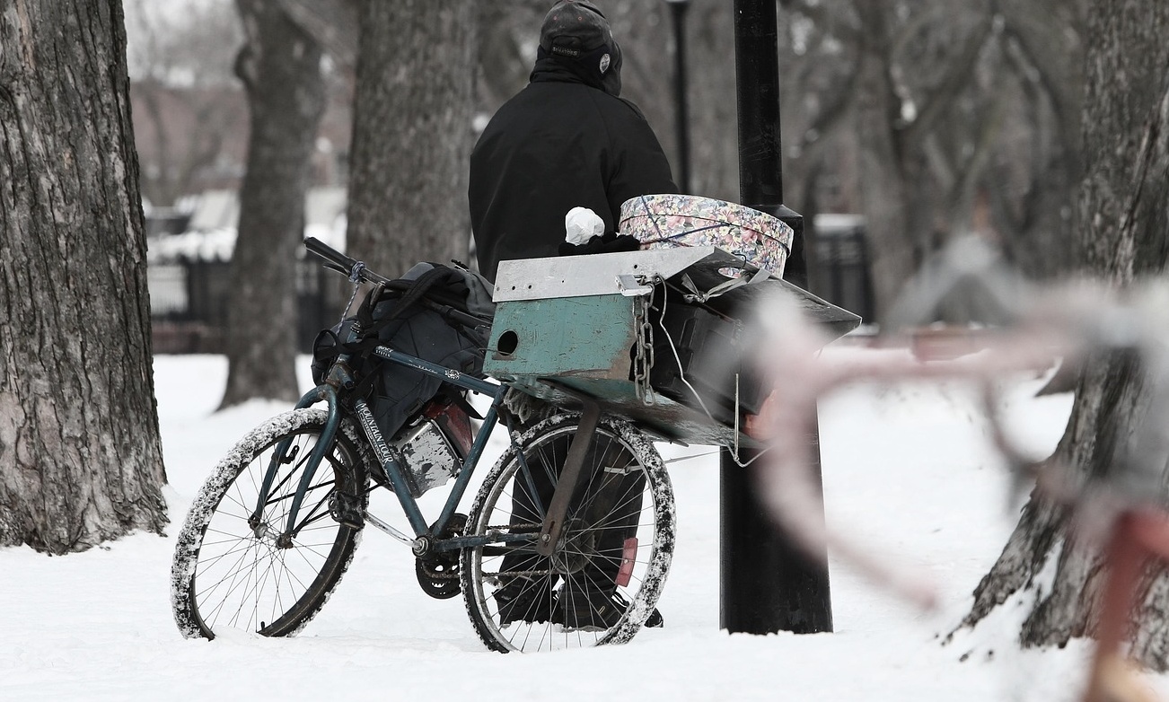 Kolejny bezdomny w gminie Kołbaskowo. Mimo mrozów nie przyjął propozycji pomocy