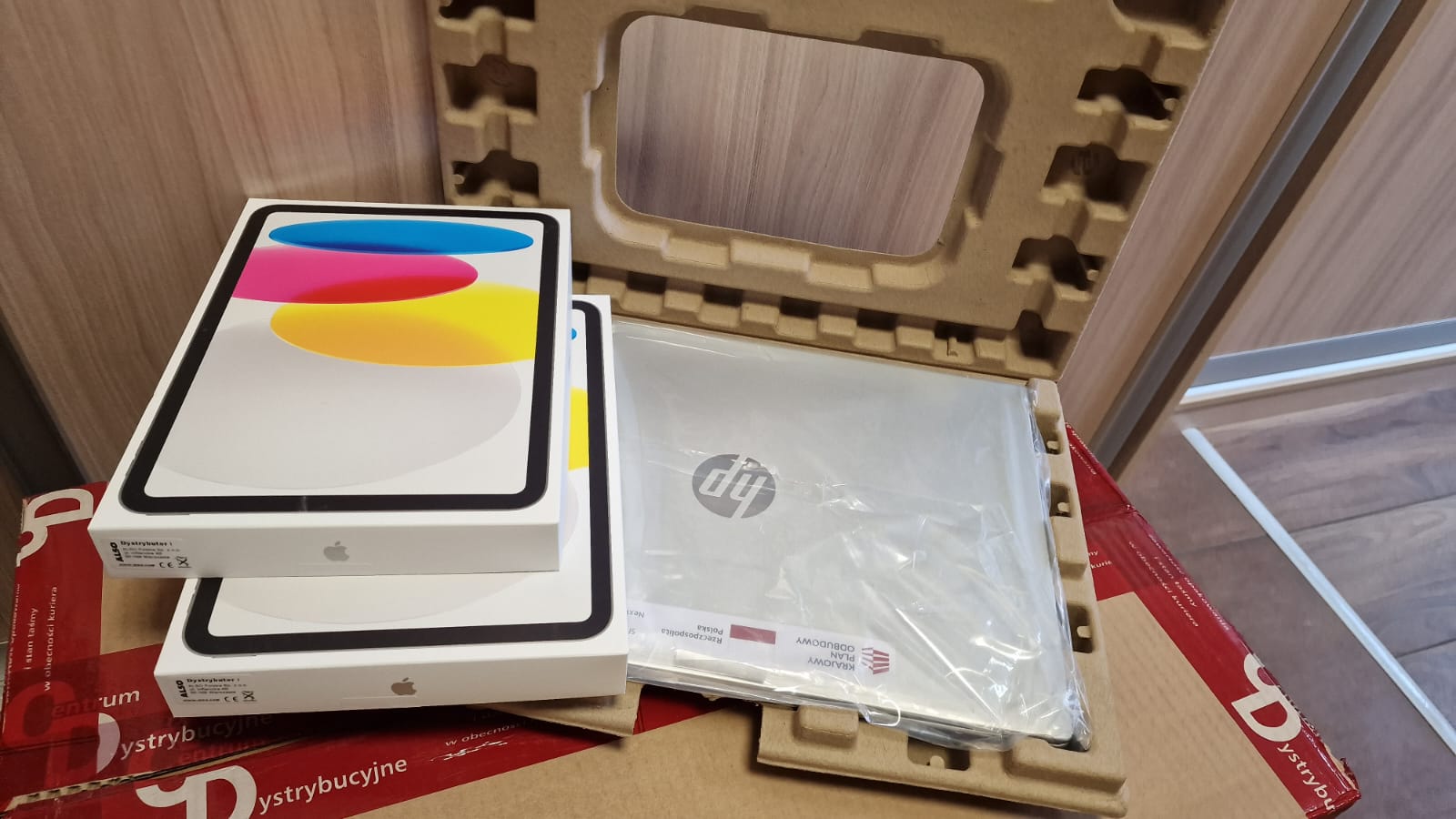 Ponad 200 laptopów i tabletów trafiło do naszych szkół. Cyfrowy skok w nowy rok