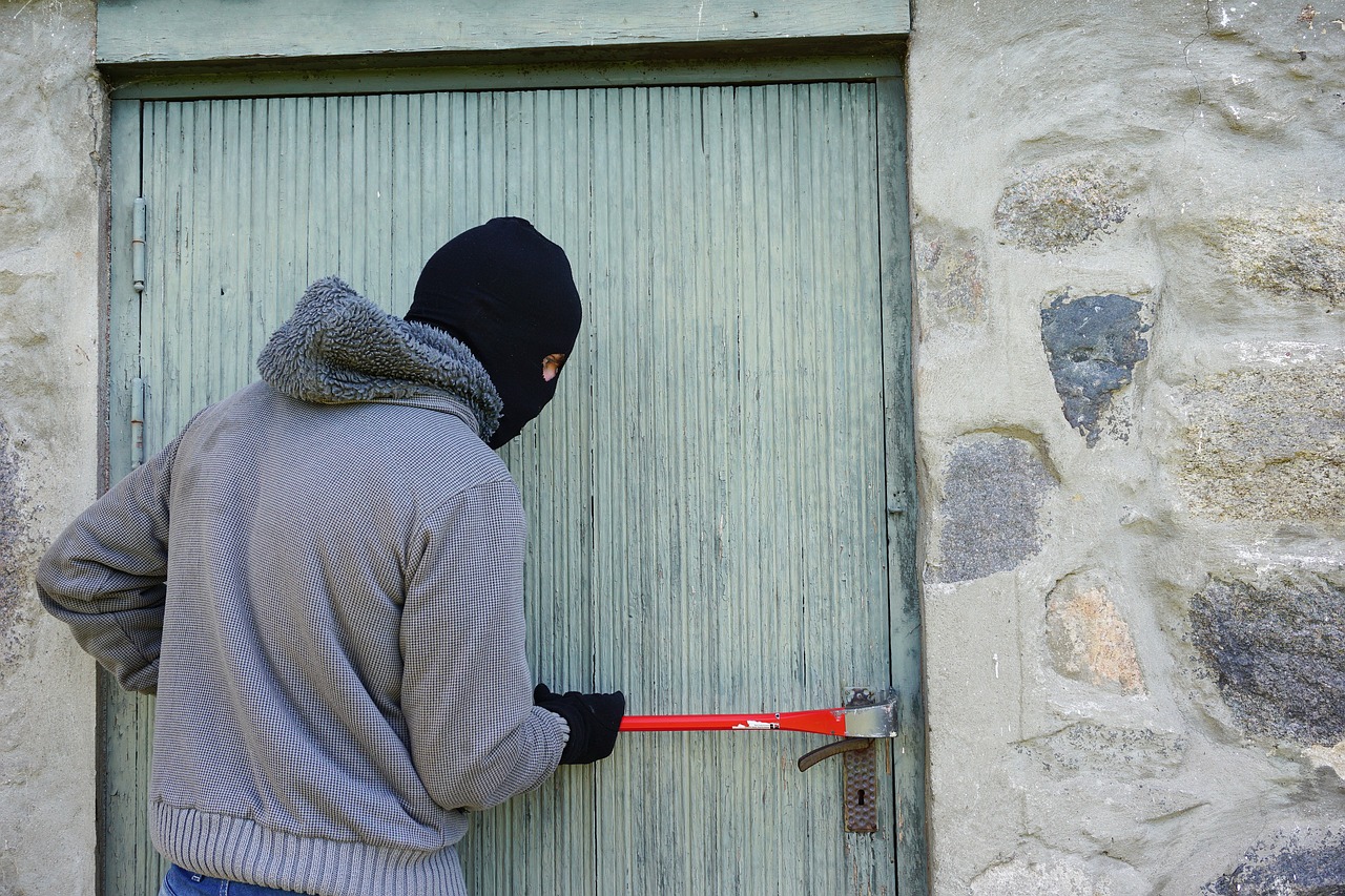 Wyjeżdżasz na święta? Zadbaj o swoje bezpieczeństwo