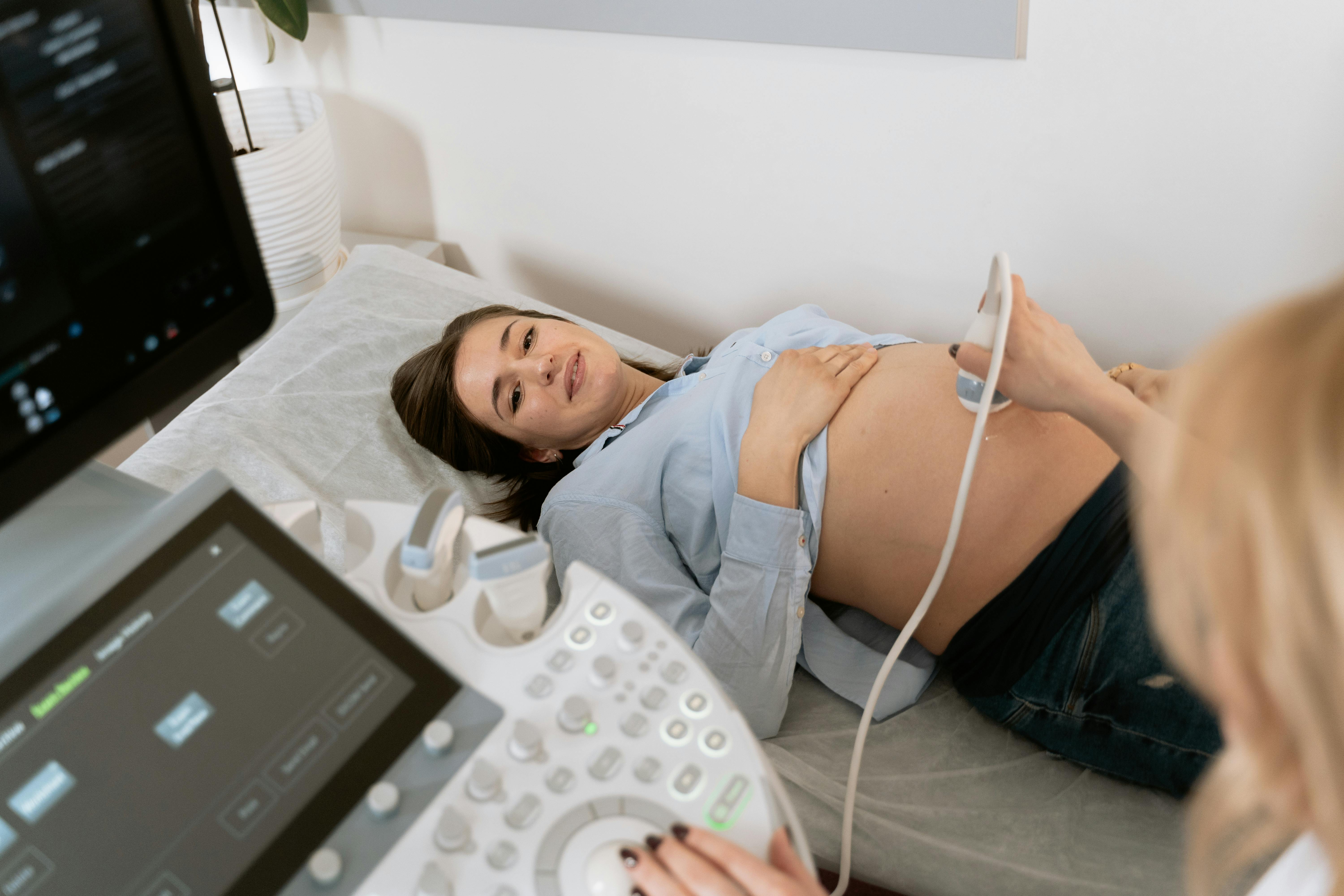 Będziesz mamą? Zgłoś się na bezpłatne badania prenatalne!