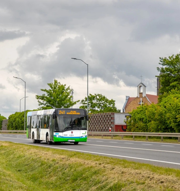 Do 15. roku życia uprawnienie z automatu