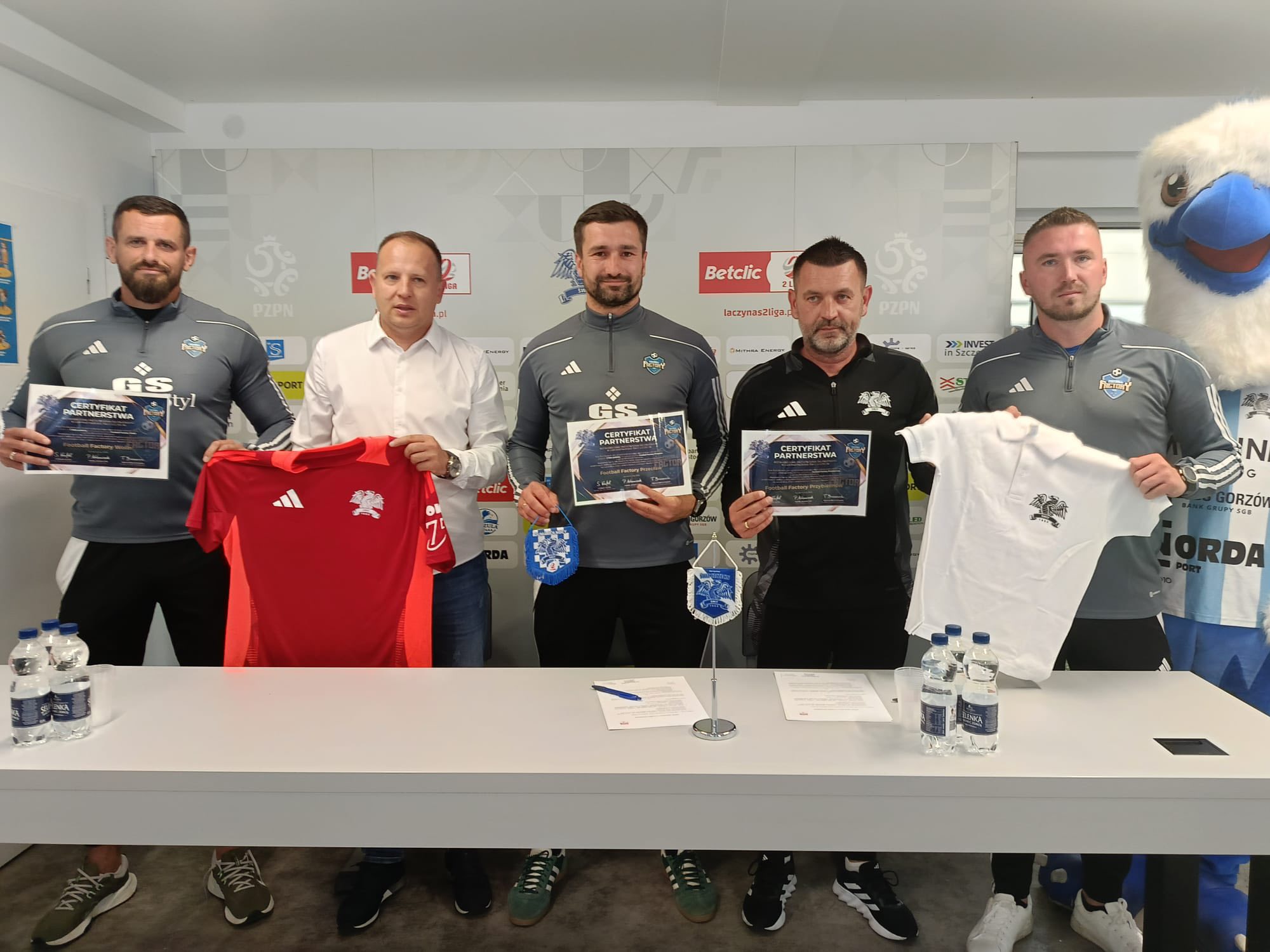 Football Factory Przecław i Świt Szczecin razem. Nowe możliwości dla młodych piłkarzy