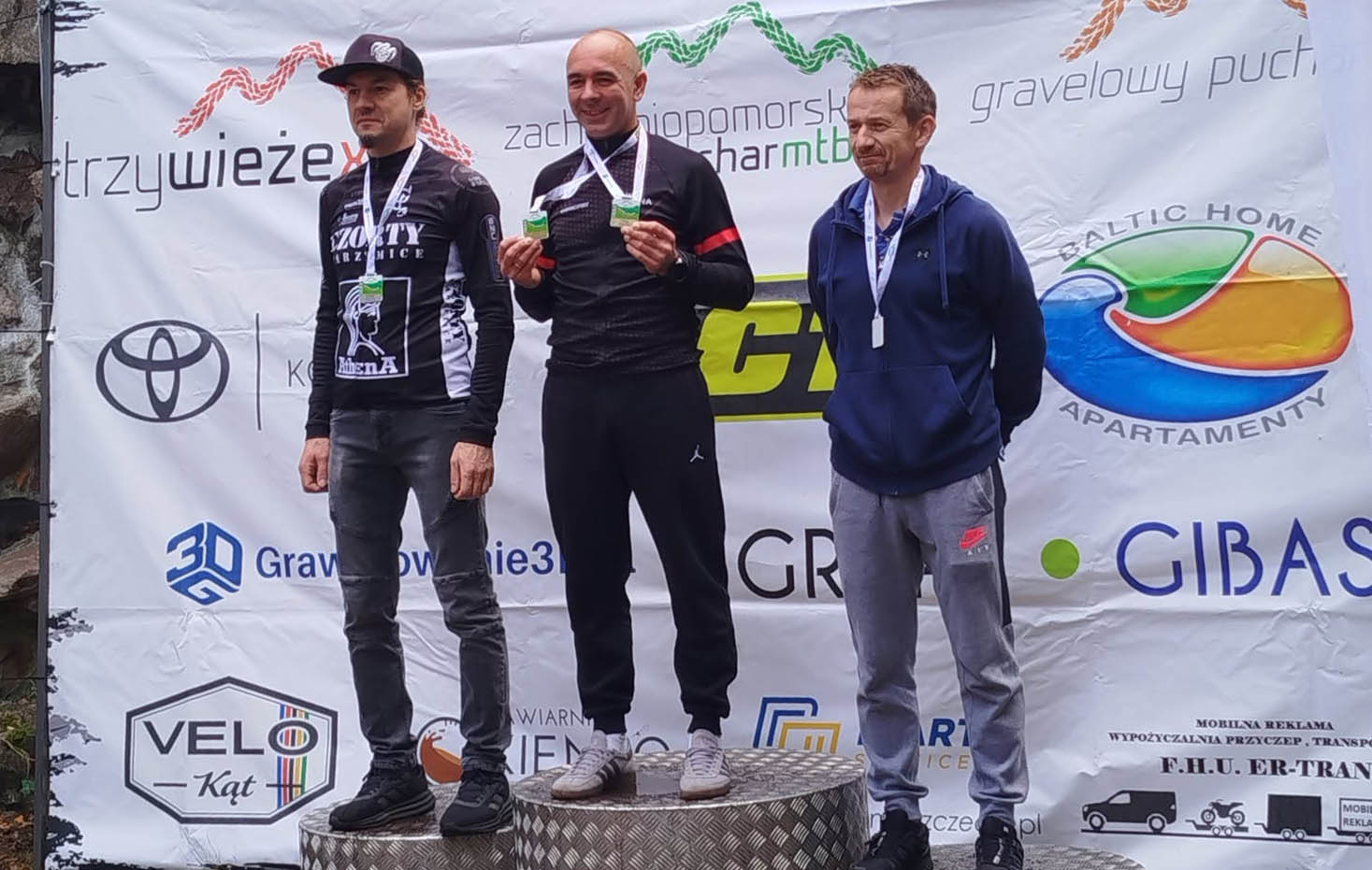 Syn szybszy od ojca. Rodzinny pojedynek na zakończenie Pucharu MTB