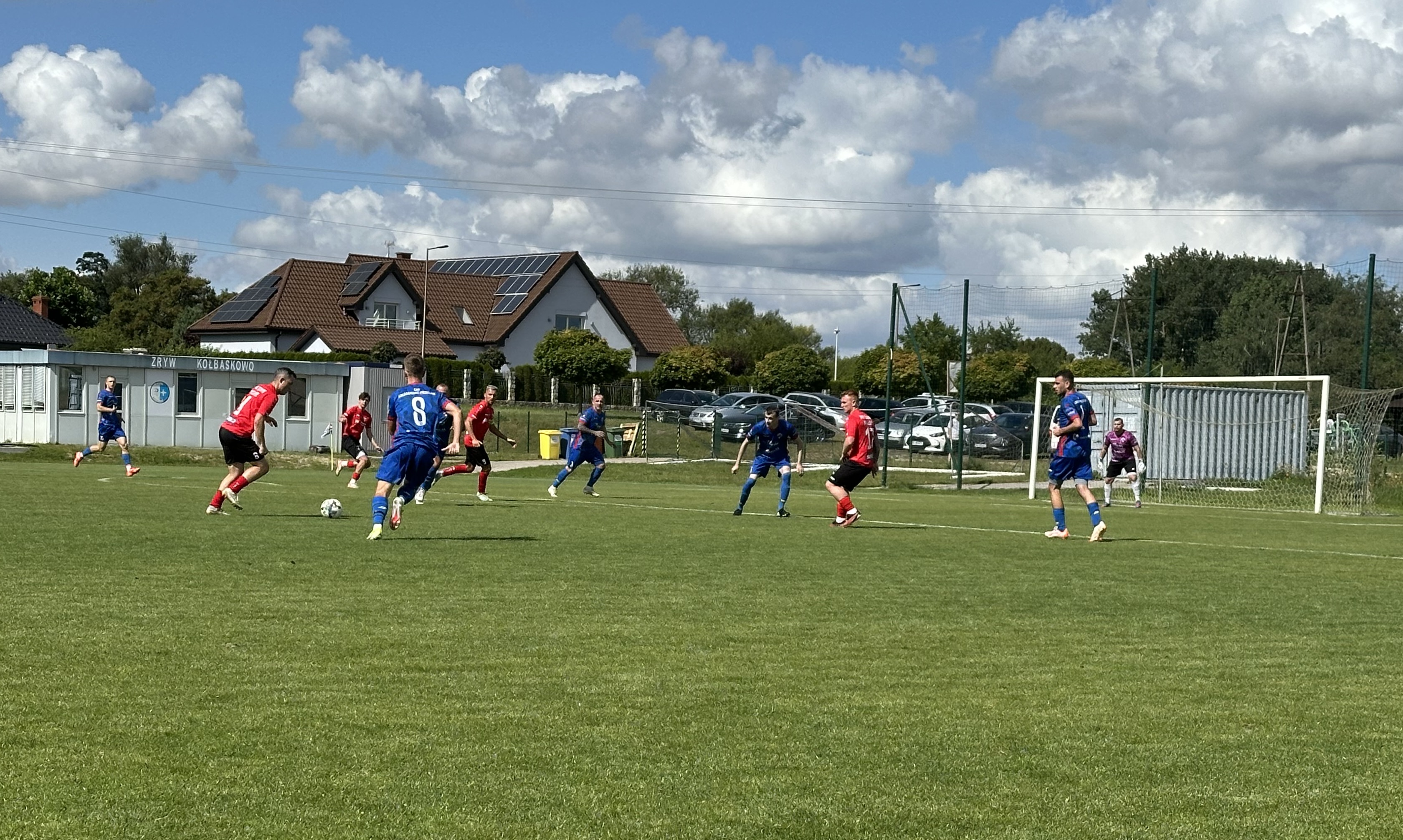 Wielka radość w Kołbaskowie - GKS zwycięża na inaugurację sezonu. Znakomity gol Pietruszki!