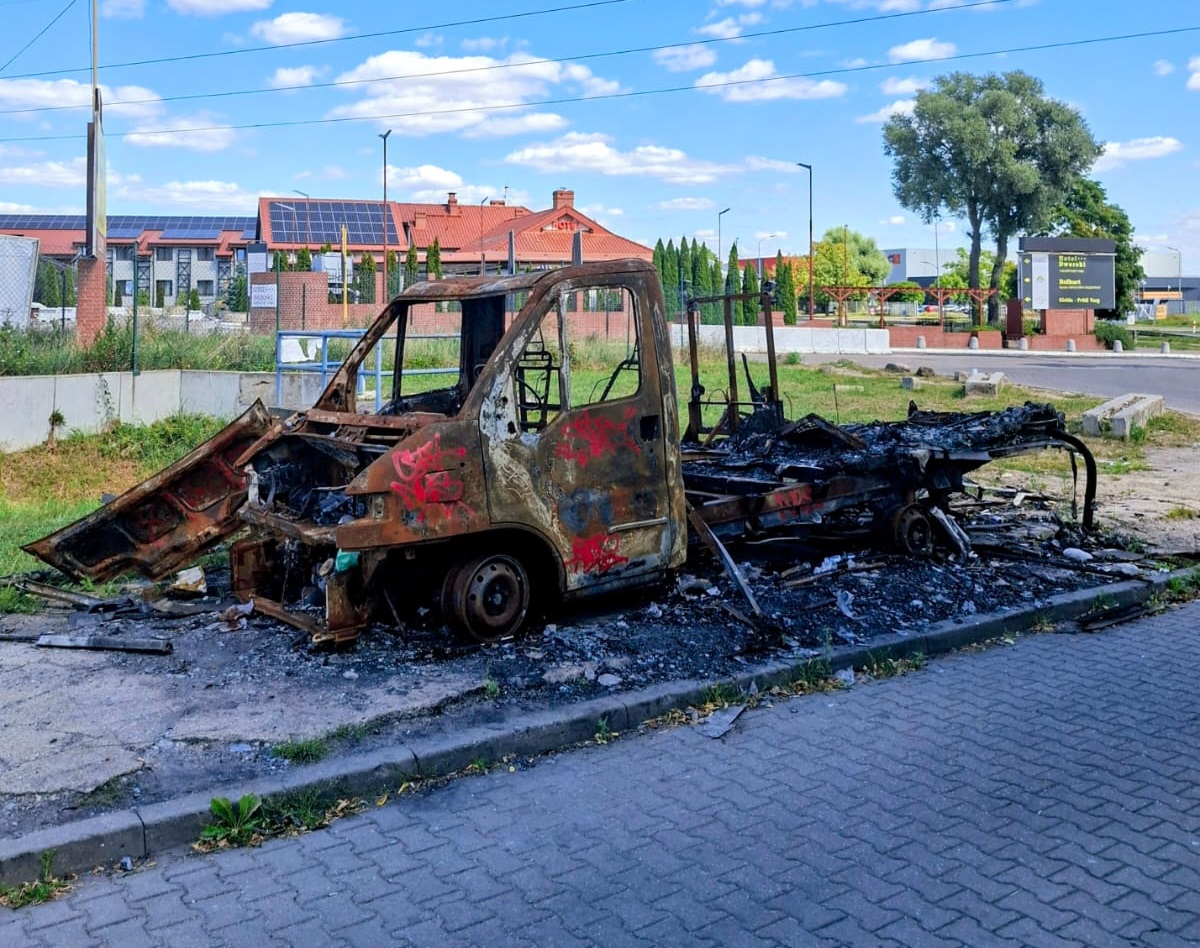 Kiedy zniknie wrak spalonego auta?